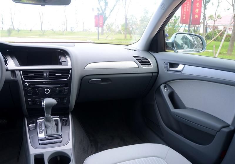 2013款 30 TFSI 自動舒適型