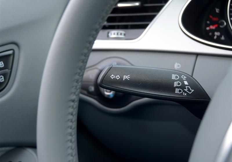 2013款 30 TFSI 自動(dòng)舒適型