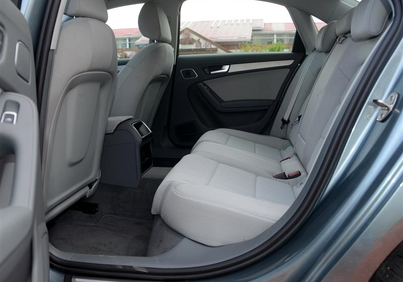 2013款 30 TFSI 自動舒適型