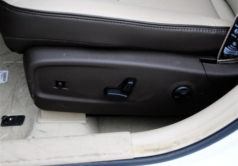 2013款 3.6L 尊崇版