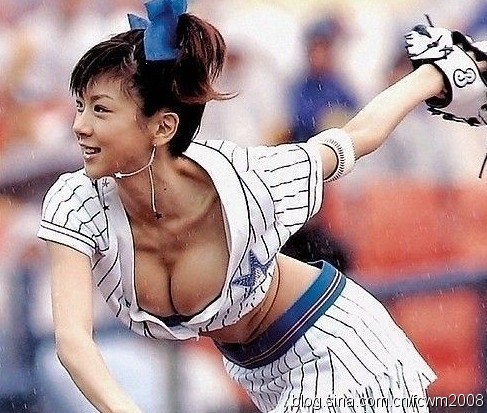 棒球寶貝與車模的護士裝PK