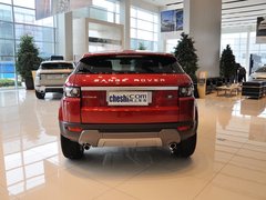 路虎  極光 2.0T AT 車輛正后方尾部視角