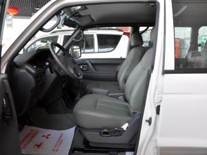 獵豹黑金剛 2009款 2.4L 手動四驅