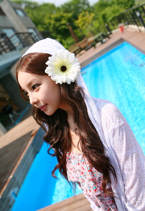 婀娜胸線粉面桃腮的“花”姑娘