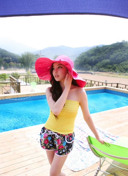 婀娜胸線粉面桃腮的“花”姑娘