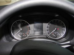 斯柯達(dá)  1.6L 手動(dòng) 方向盤后方儀表盤