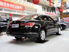 廣汽本田 2.4L 自動(dòng) 車輛右側(cè)尾部視角