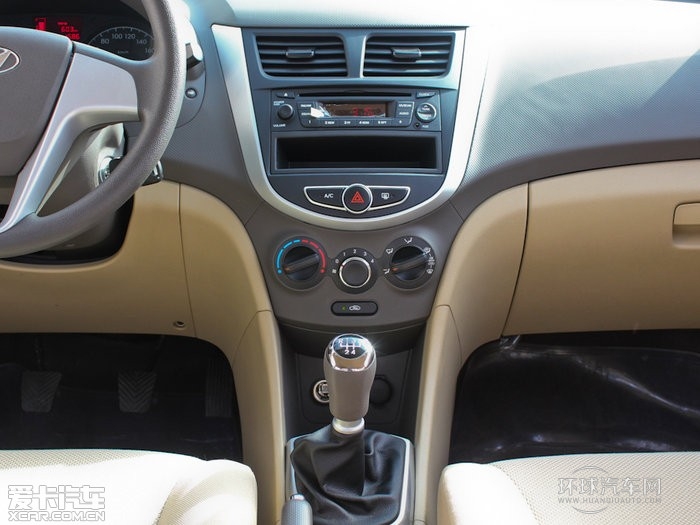 2010款瑞納 三廂