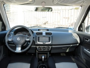 雨燕2013款 1.5L 自動(dòng)運(yùn)動(dòng)版