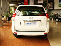 一汽豐田 普拉多 4.0 AT 車輛正后方尾部視角