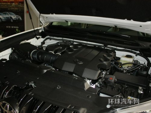 一汽豐田 普拉多 4.0 AT 發(fā)動(dòng)機(jī)主體特寫