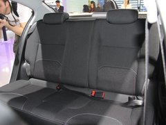 華晨中華  1.5L 手動(dòng) 右后車門儲(chǔ)藏區(qū)特寫