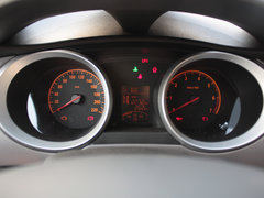 華晨中華  1.5L 手動(dòng) 方向盤后方儀表盤