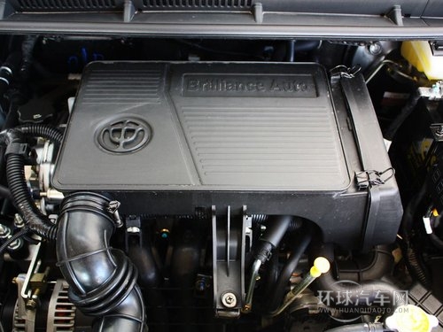 華晨中華  1.5L 手動(dòng) 發(fā)動(dòng)機(jī)主體特寫