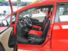 廣汽本田 飛度 1.3L MT 駕駛席座椅正視圖