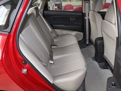 北京現(xiàn)代  1.6L 手動 第二排座椅45度視角
