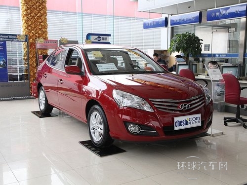 北京現(xiàn)代  1.6L 手動 車輛右側45度角