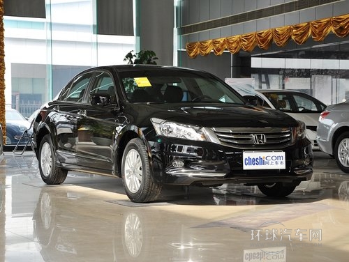 廣汽本田  雅閣2.0L AT 車輛右側45度角