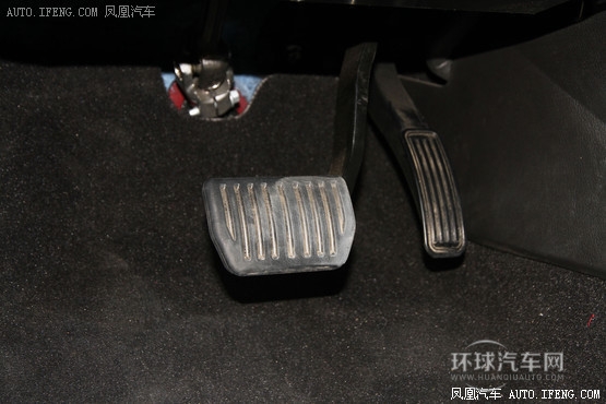 一起學(xué)開車(11)救命寶典：遭遇爆胎怎么辦？(2)