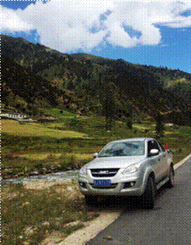 域虎單騎游西藏 形單影只“野”自由 域虎單騎游西藏 形單影只“野”自由