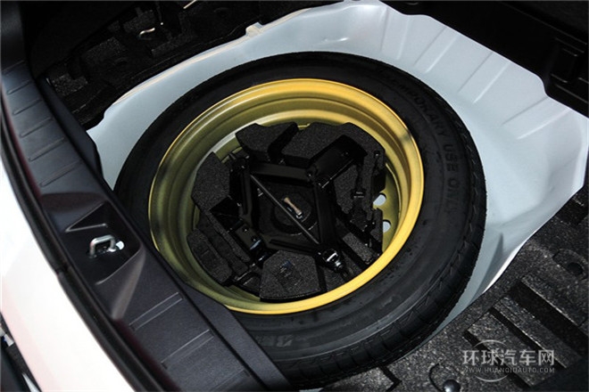 2013款 2.0i 自動豪華版