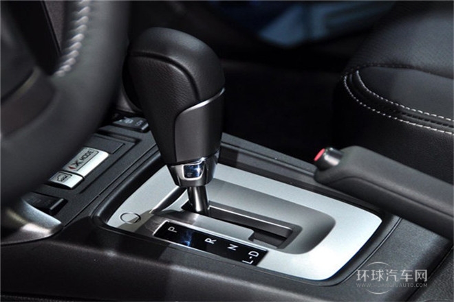 2013款 2.0i 自動豪華版