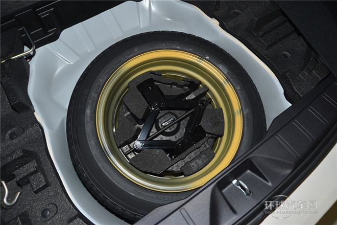 2013款 2.0i 自動舒適版