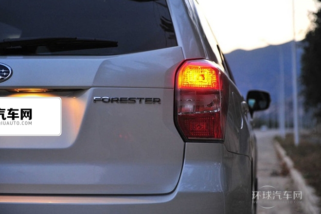 2013款 2.5i 自動尊貴版