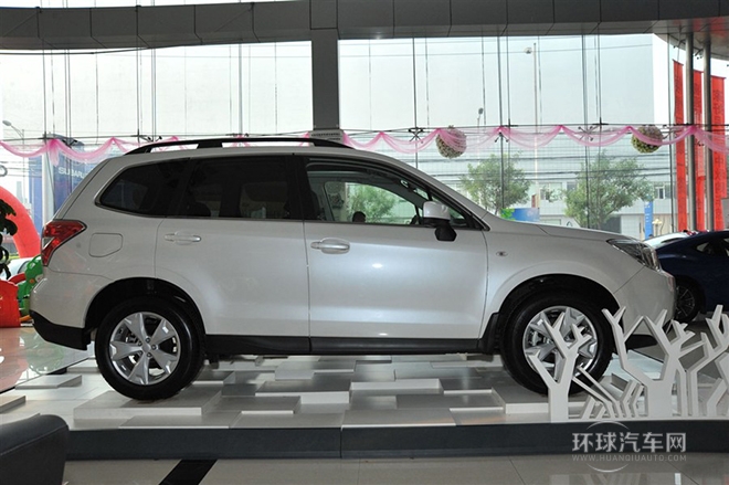 2013款 2.5i 自動尊貴導航版