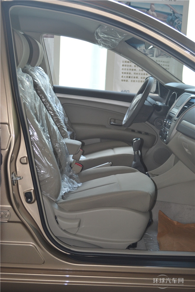 2014款1.6L手動豪華版