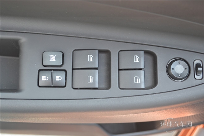 2014款Cross1.5L自動(dòng)尊逸型