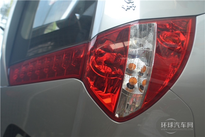 風(fēng)神 H30 Cross 1.6L 手動(dòng)尊尚型