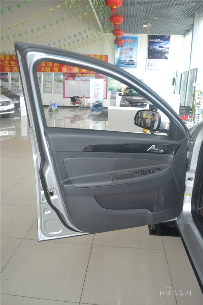 風(fēng)神 H30 Cross 1.6L 手動(dòng)尊尚型