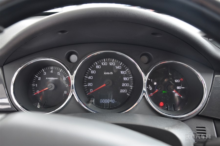 2014款 Cross 1.6L 手動(dòng)尊逸型