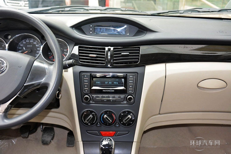 2014款 1.5L 手動(dòng)尊雅型