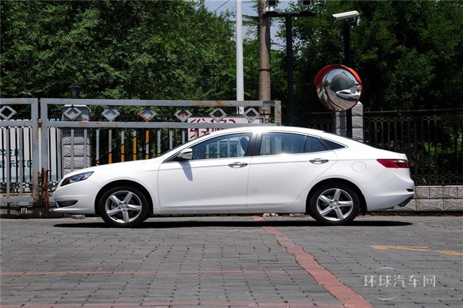 2014款 2.0L 手動舒適型