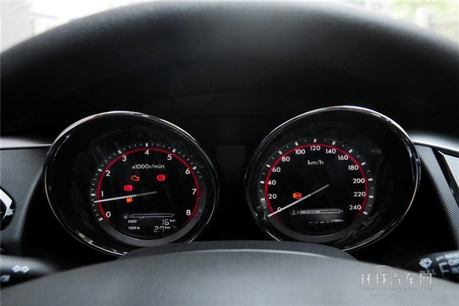 2014款 2.0L 手動舒適型