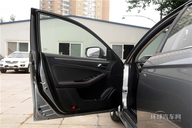2014款 2.0L 自動舒適型