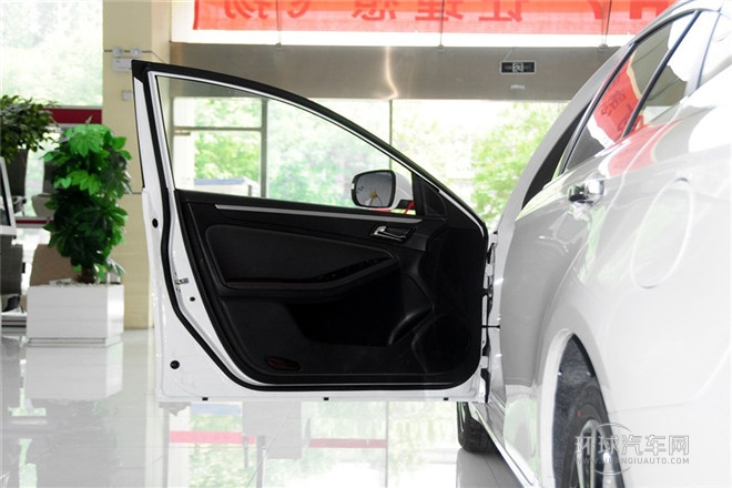 2014款 1.8T 自動運動尊享型