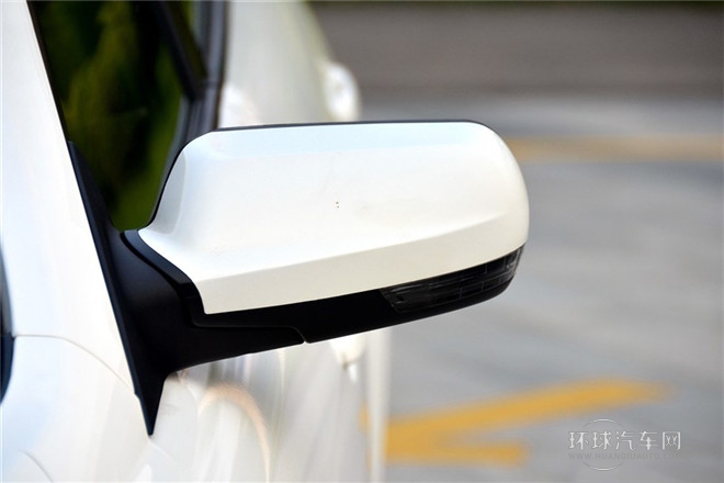 2013款 1.6L MT豪華型