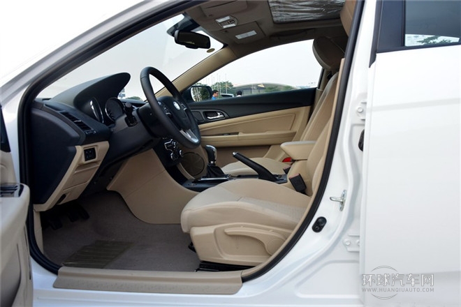 2013款 1.6L MT豪華型