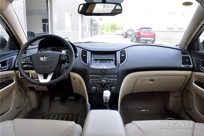 2013款 1.6L MT尊貴型