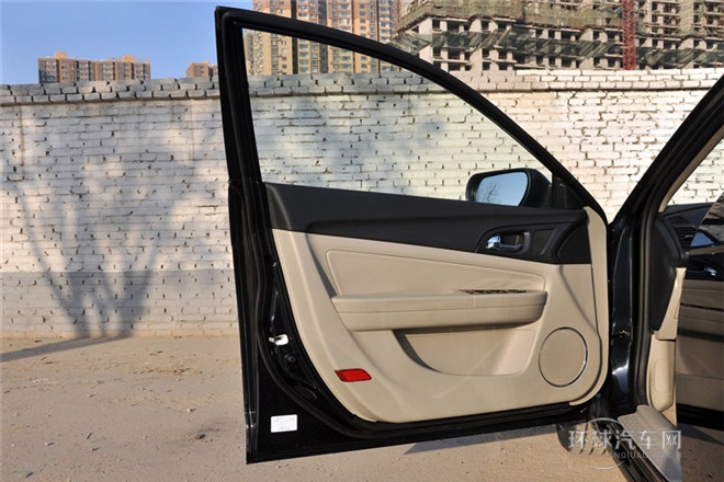 2013款 1.6L AT豪華型