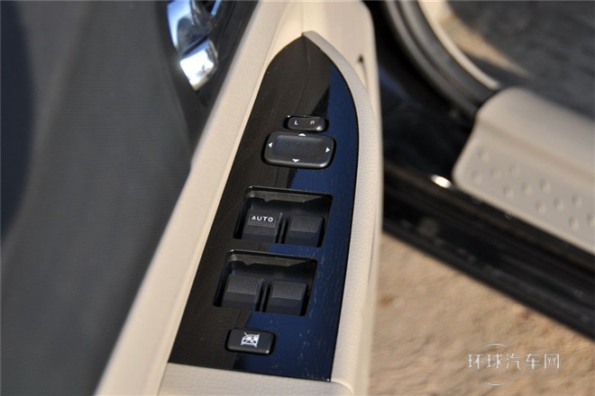 2013款 1.6L AT豪華型