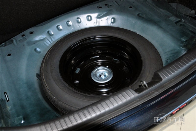 2013款 1.8L AT舒適型