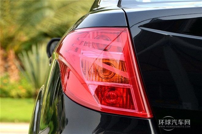 2013款 1.8L AT尊貴型