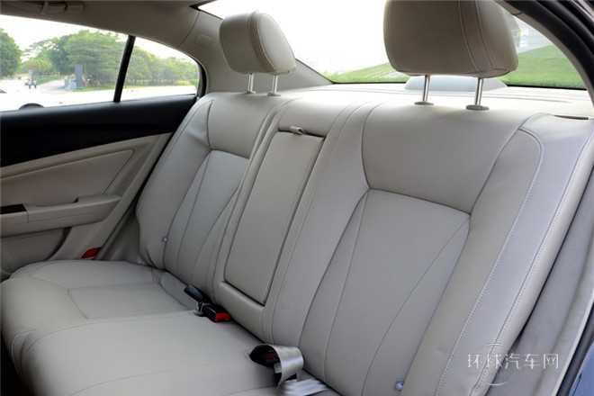 2013款 1.8L AT尊貴型