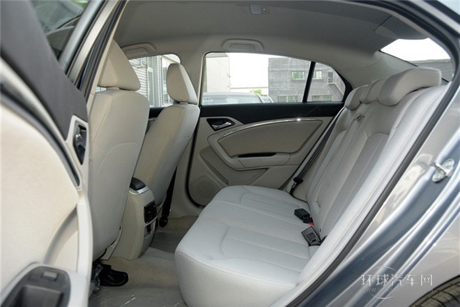 2014款 1.8T 自動舒適型