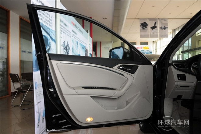 2014款 1.8T 自動(dòng)尊貴型