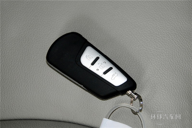 2014款 1.8T 自動尊貴型